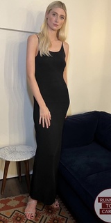 Elizabeth Debicki feet photo thumbnail