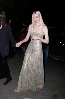 Elizabeth Debicki feet photo thumbnail