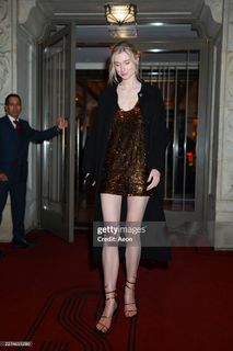 Elizabeth Debicki feet photo 6