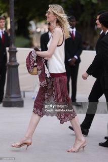 Elizabeth Debicki feet photo 6