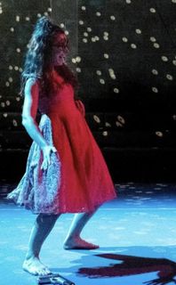Elizabeth Dulau feet photo 9