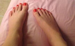 Elizabeth Dwyer feet photo 2