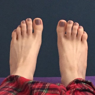 Elizabeth Dwyer feet photo 10