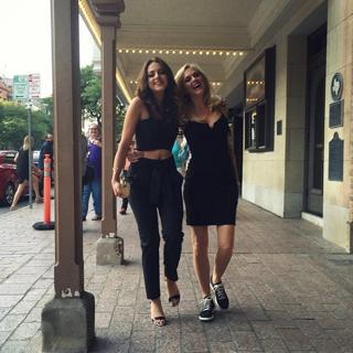 Elizabeth Gillies feet photo thumbnail