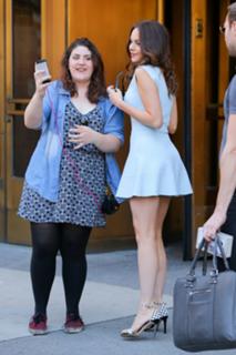 Elizabeth Gillies feet photo thumbnail
