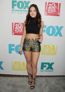 Elizabeth Gillies feet photo thumbnail