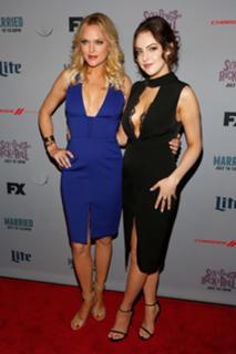 Elizabeth Gillies feet photo thumbnail