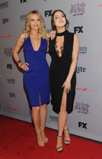 Elizabeth Gillies feet photo thumbnail