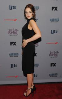 Elizabeth Gillies feet photo thumbnail