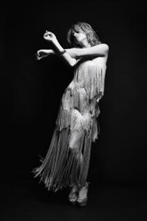 Elizabeth Gillies feet photo thumbnail