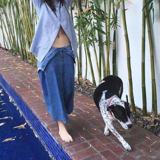 Elizabeth Gillies feet photo thumbnail