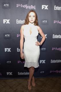 Elizabeth Gillies feet photo thumbnail
