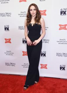 Elizabeth Gillies feet photo thumbnail