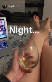 Elizabeth Gillies feet photo thumbnail