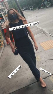 Elizabeth Gillies feet photo thumbnail