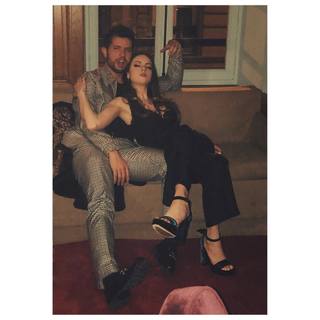 Elizabeth Gillies feet photo thumbnail
