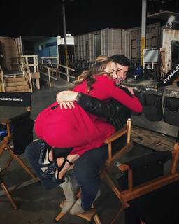 Elizabeth Gillies feet photo thumbnail
