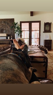 Elizabeth Gillies feet photo thumbnail