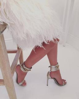 Elizabeth Gutierrez feet photo 6