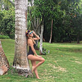 Elizabeth Gutierrez feet photo 3