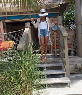 Elizabeth Gutierrez feet photo 14