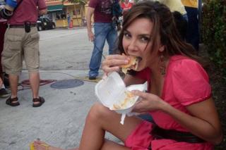 Elizabeth Gutierrez feet photo 13