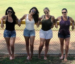 Elizabeth Gutierrez feet photo 15
