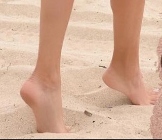 Elizabeth Gutierrez feet photo 5