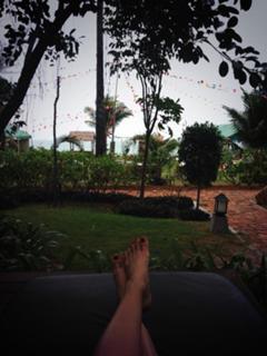 Elizabeth Hendrickson feet photo 17