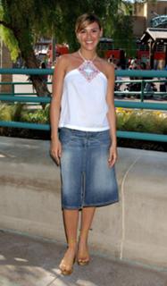 Elizabeth Hendrickson feet photo 18