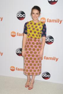 Elizabeth Henstridge feet photo thumbnail