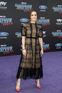 Elizabeth Henstridge feet photo thumbnail