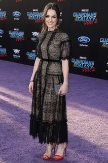 Elizabeth Henstridge feet photo thumbnail