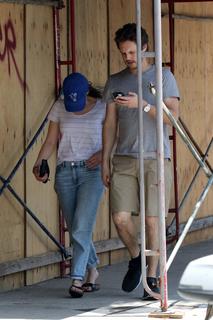 Elizabeth Henstridge feet photo thumbnail