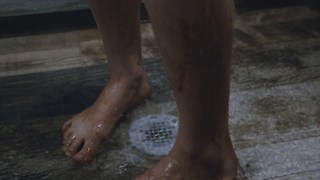 Elizabeth Henstridge feet photo thumbnail