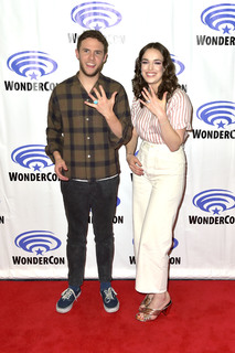 Elizabeth Henstridge feet photo thumbnail