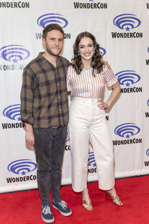 Elizabeth Henstridge feet photo thumbnail