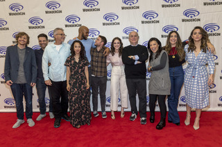 Elizabeth Henstridge feet photo thumbnail
