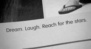 Elizabeth Holmes feet photo thumbnail