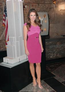 Elizabeth Hurley feet photo thumbnail