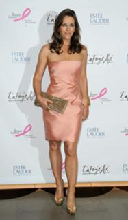 Elizabeth Hurley feet photo thumbnail