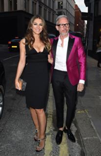 Elizabeth Hurley feet photo thumbnail