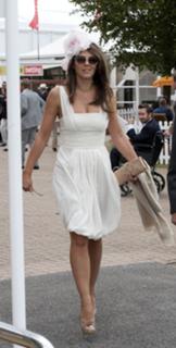 Elizabeth Hurley feet photo thumbnail