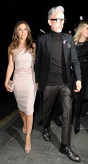 Elizabeth Hurley feet photo thumbnail