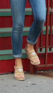 Elizabeth Hurley feet photo thumbnail