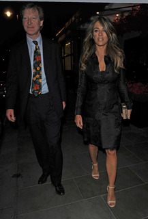 Elizabeth Hurley feet photo thumbnail
