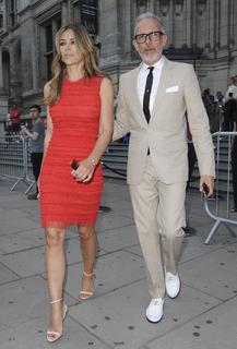 Elizabeth Hurley feet photo thumbnail