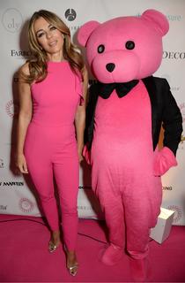 Elizabeth Hurley feet photo thumbnail