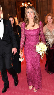 Elizabeth Hurley feet photo thumbnail