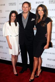 Elizabeth Hurley feet photo thumbnail
